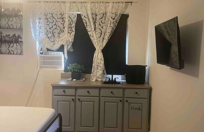 Pr Pvt Rm 5 Qn Bed Gated Comm Easy Parking - Photo 15