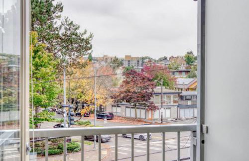 Wallingford jr 1br w rooftop nr bars SEA-639 - Photo 4