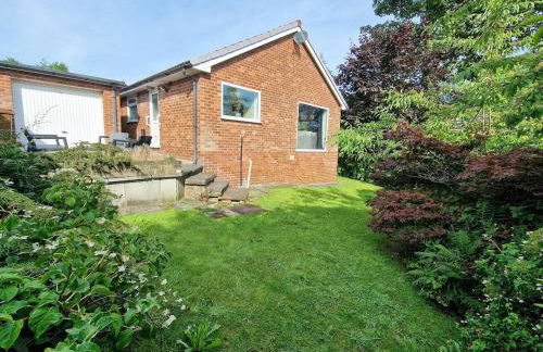 Free Parking Home In Gatley by City SuperHost - Photo 8