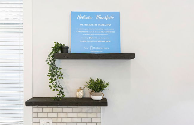 Modern 4 BR Condo with Balcony & Pool - Near FQ - Foto 40