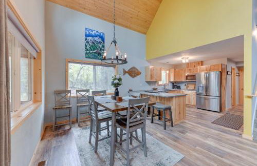 Soldotna Home with 2 Living Areas and Spacious Porch - Photo 6