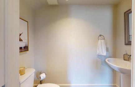 Charmingly Trendy Cloverdale Loft - Gated Parking! - Foto 7