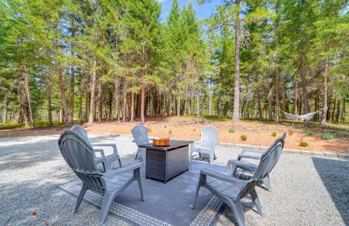 8 Mi to Farragut State Park Wooded Cabin Escape! - Photo 2