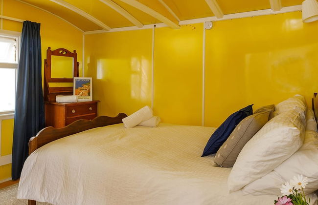 Sunny Seafront Chalet - Sleeps 6 - Photo 20