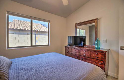 Close to Hikes! Snowbird Oasis with Pool in Estrella - Foto 17