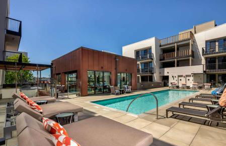 Luxury by the Beach with Pool, Gym, Game Room - Photo 37