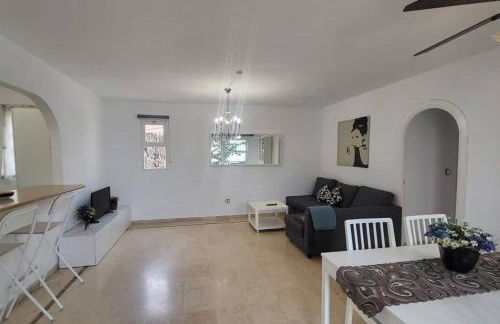 CYV Simple living near beach w pool in Fuengirola - Photo 23