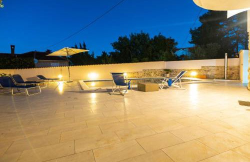 Amazing house W pool and big sunny terrace close to sea & beach - Photo 10