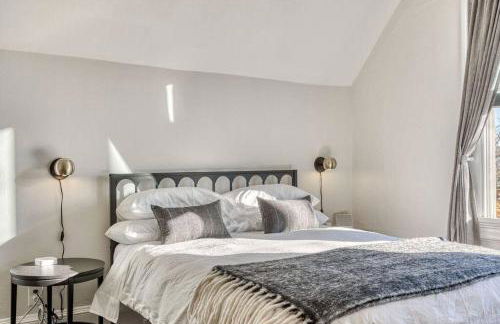 Landmark 23 - Photo 75