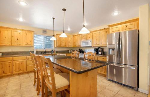 Yellowstone Adventures - Photo 2