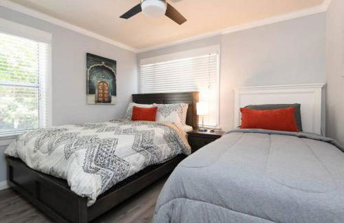 Chic Getaway Cozy Comfortable and Convenient with Two Bedrooms - Foto 34