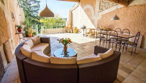 Old wine storehouse with terrace and garden - Foto 5