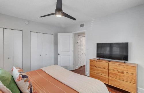 Modern 2 BR Condo - 2 block from San Marco - Foto 13