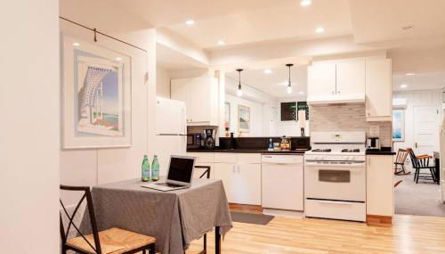 Huge Studio w Full Kitchen W D Parking - Foto 2