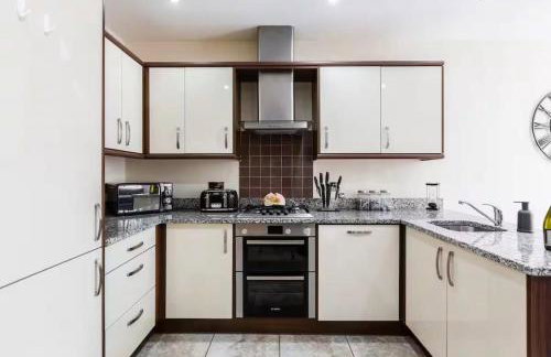 Albert Stays - 5 bed Sleeps 11 - Free Parking - Photo 15