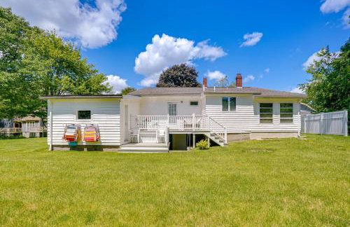 1 Mi to Beach! Family Gloucester Gem with Yard - Foto 26