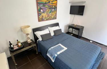 Renovated Gem 15 mins train to Paris - Foto 3