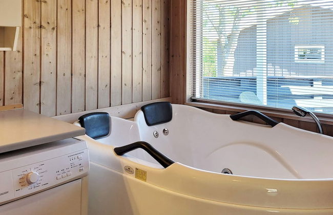 8 Person Holiday Home in Nexo-by Traum - Photo 3