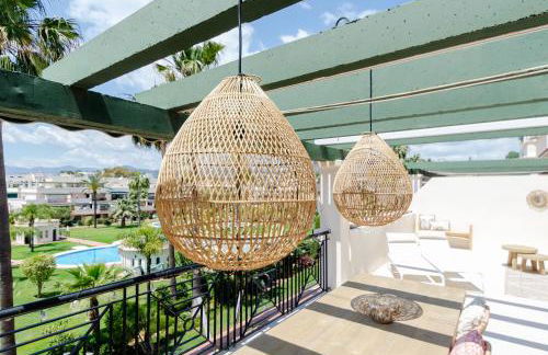 StayatSas Marbella, close to the beach, large 80 m2 terrace, large swimming pools, parking included, 10 minutes from the centre - Foto 52