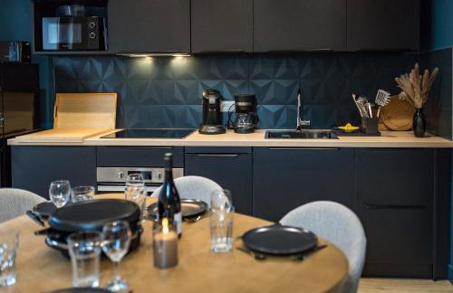 Legendary ski & cycling 4 to 6 guest getaway - Photo 17