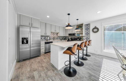 Tiki Palms Paradise by Emerald Coast Retreats - Photo 32