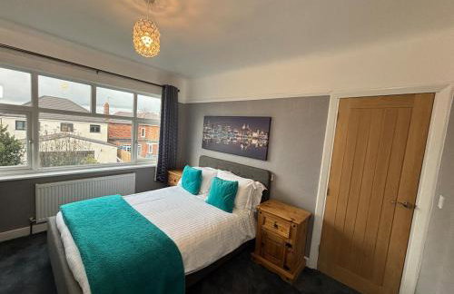 Entire House, Parking, Facilities, sleeps up to 6, suitable for contractors, families or NHS - Foto 16