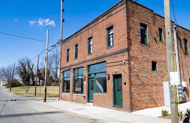 Luxury Multi-unit Historic Building Near Downtown - Photo 20