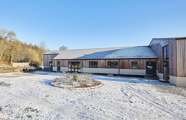 Host Stay The Parlour - Photo 22