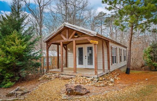 River Cabin - Fire Pit, Kayaks, Games, Dog Park - Foto 52