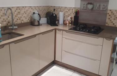 The hawthorns large detached 3 bedroom family home - Photo 30