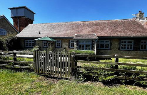 Family home-from-home cottage on working estate - Foto 13