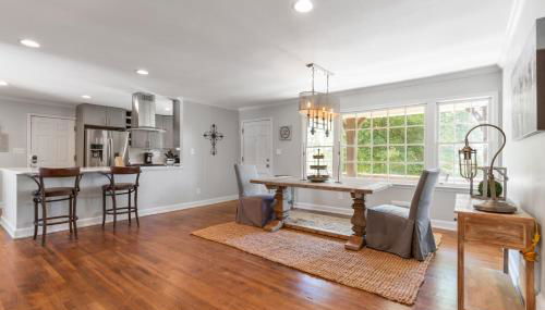 Fully Fenced Rustic Home Minutes From Truist Park - Foto 2