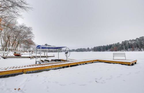 Stylish Chetek Hideaway with Lake and Dock Access! - Foto 2