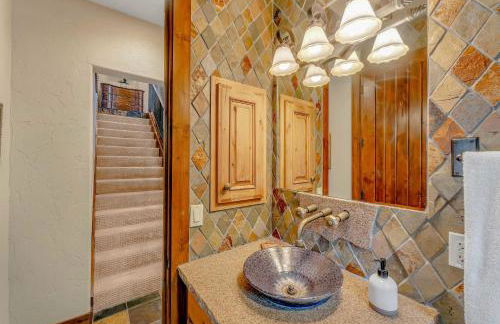 Lakefront Retreat Across from Homewood Resort - Foto 27