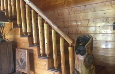 LOG HOME CANINE RETREAT with DOG ART COLLECTION - Foto 3