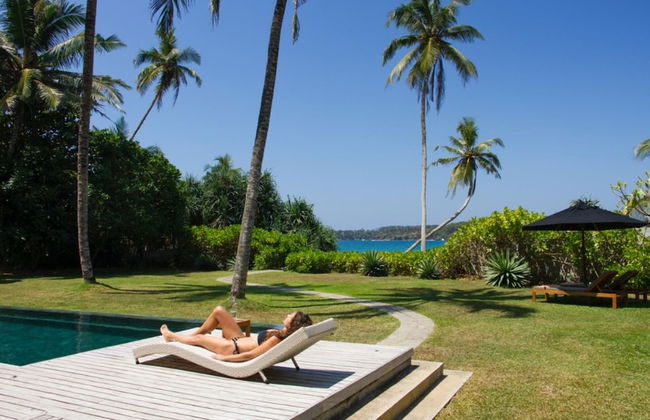 Modern Beach Villa With Roof Garden - Photo 26