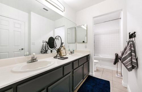 4 BD Spacious, Pool, Extended Stay, Pet Friendly - Foto 11