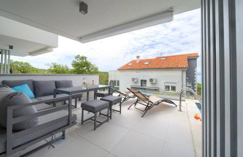 VILLA SOLIS LACUS modernes Apartment - privater beheizbarer Pool- Klimaanlage - private Parkplätze - Foto 36