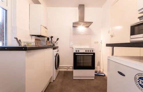BEST PRICE! Perfect Gunwharf Accommodation - 5 single beds or Kingsize FREE PARKING - Foto 19
