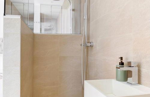 Champs-Élysées & La Défense - 3BR - Paris Vacation Rentals - Foto 30