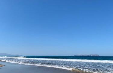 Khroma Luxury Suite 2 Beach front apartment - Photo 37