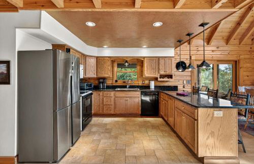 Mountain Escape on 6 acres w Hot Tub & Privacy - Foto 25