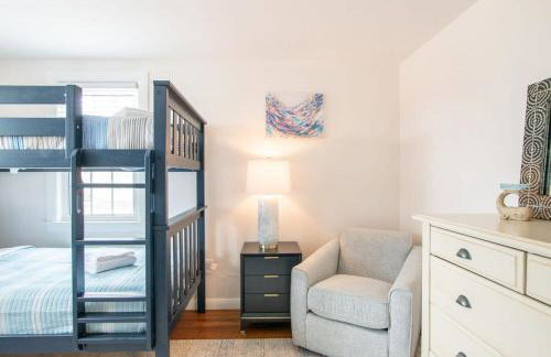 Stellar Home with Hot Tub & Movie Room - Foto 23