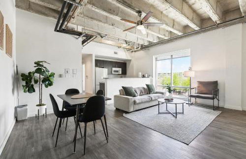 Industrial Downtown Apartment - 2BD 2BA - Foto 1