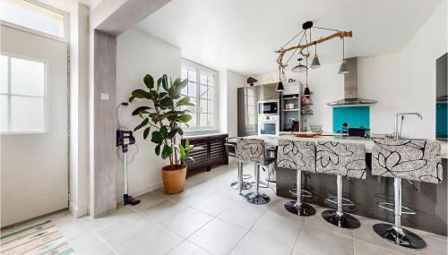 4 Bedroom Gorgeous Home In Jarnac - Foto 5