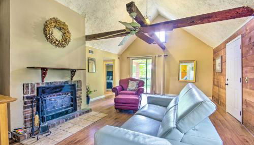 Charming Farm Cottage with Fire Pit and Grill! - Foto 4