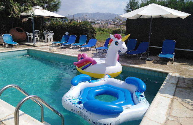 Lovely six Bedroom Villa in Coral Bay - Photo 24