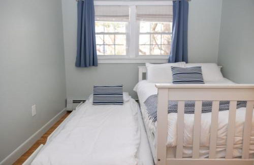 Modern Beach & Pond Getaway in Heart of Cape Cod - Foto 15