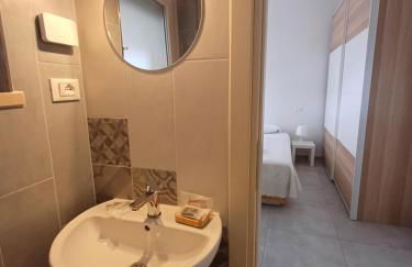 Appartamento panoramico in centro - Affitti Brevi Italia - Foto 9