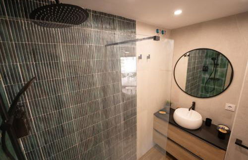 Apartasuites Royal Zahara, Máximo confort con vistas al mar - Photo 9